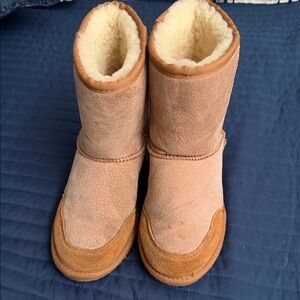Classic Ugg  Shearling-Lined Suede Boots in Light Brown